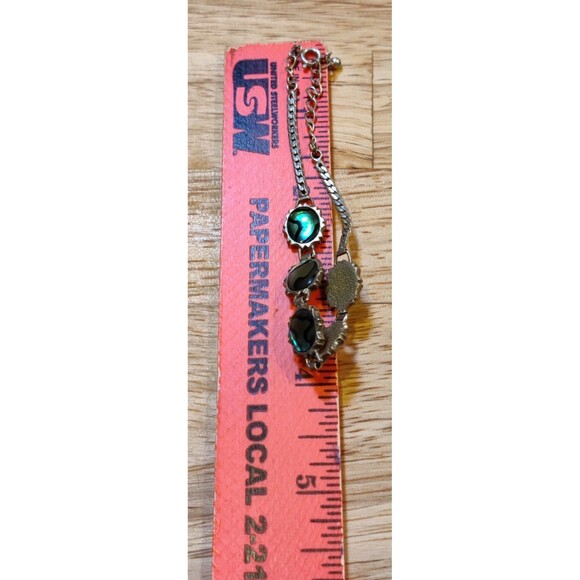 Silver Tone Chain Bracelet With Green Enameled Faux Beads-Very Pretty - Picture 9 of 10